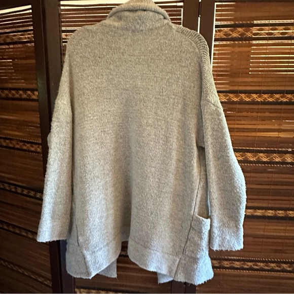 🌟3/$20🌟 Brandy Melville cardigan coat gray - Picture 4 of 4